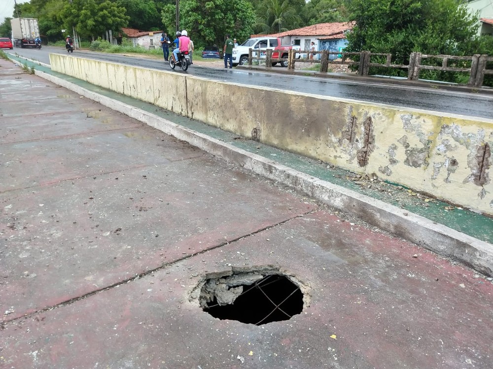 Bandidos tentam explodir ponte em cidade no Ceará