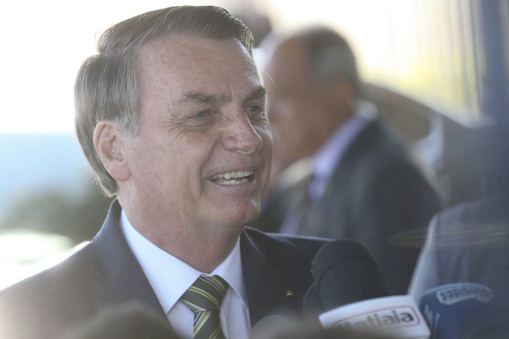 Bolsonaro afasta possibilidade de impeachment