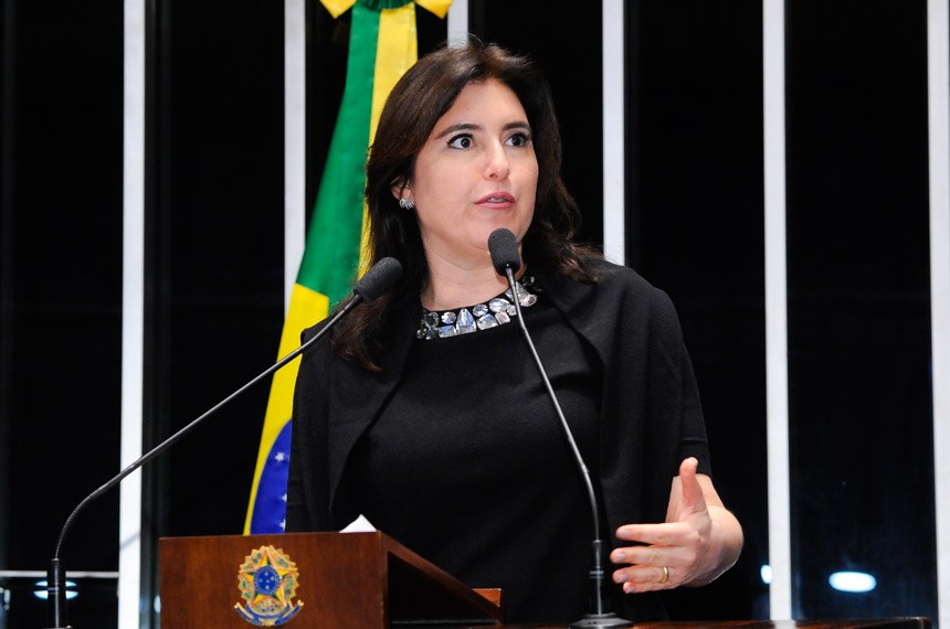 Bolsonaro pode ajudar ficando calado, diz Simone Tebet