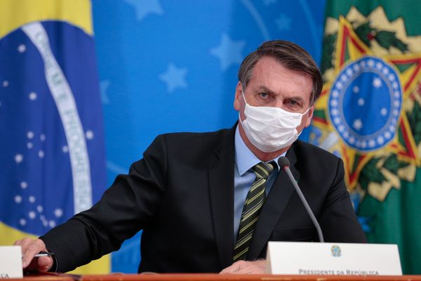 "Governadores enganam o povo", diz Jair Bolsonaro