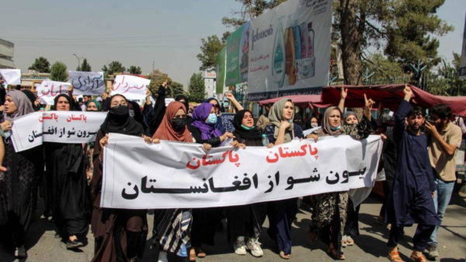 Afegãs ignoram Talibã e voltam a fazer protestos