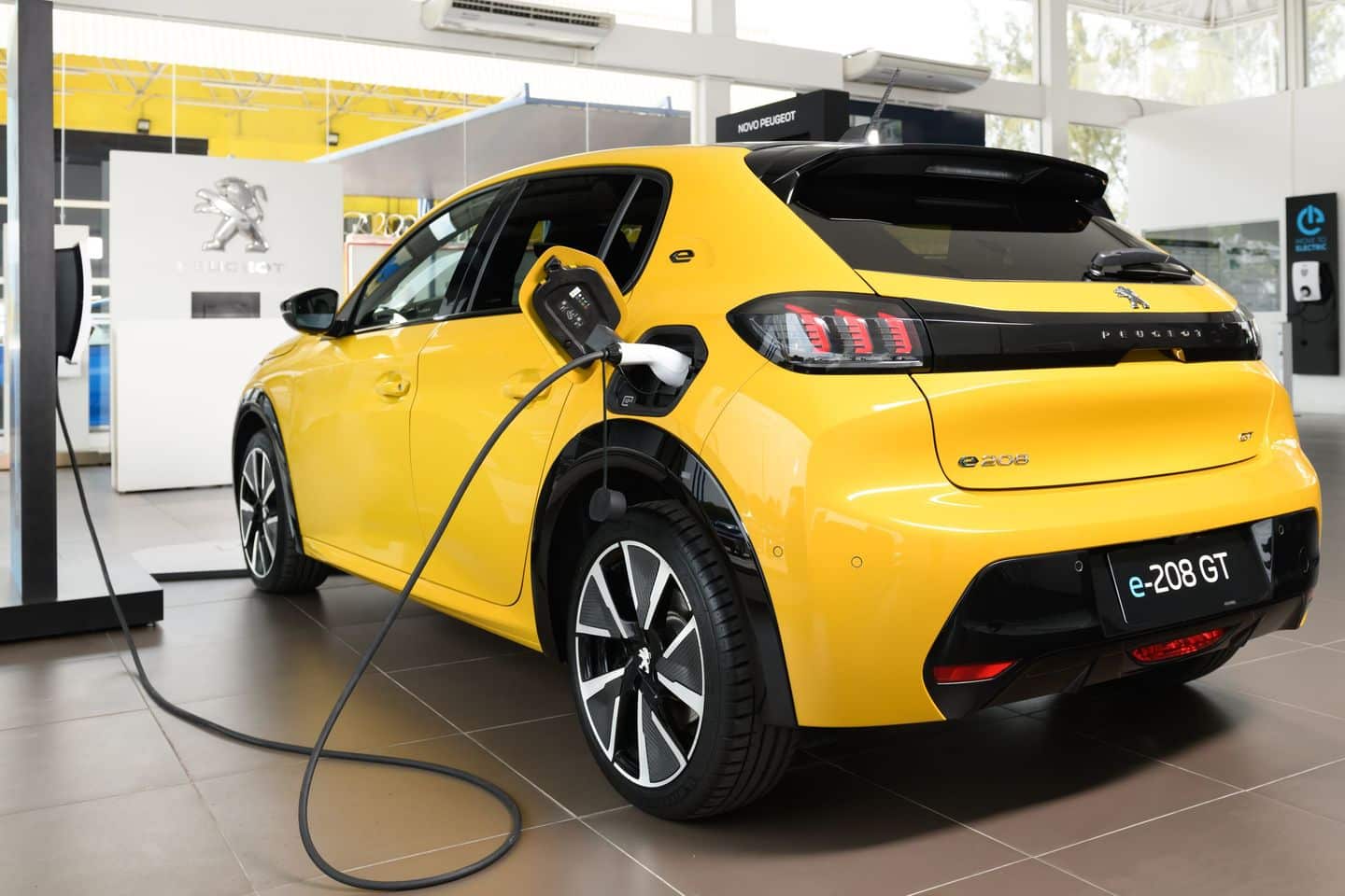 Imposto de Importação para carros elétricos retomado em 2024
