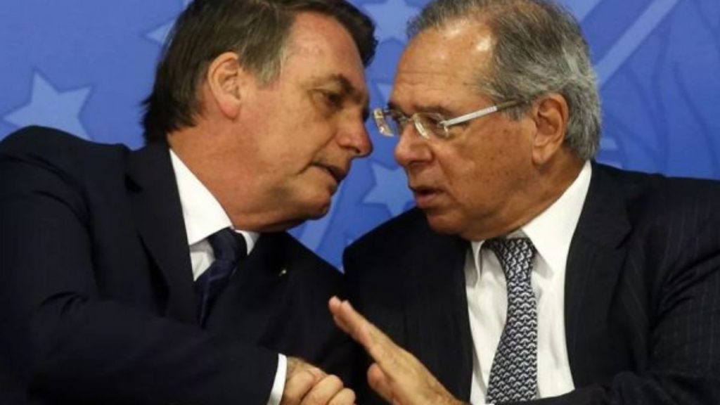 Bolsonaro sanciona MP que proíbe população de viajar durante pandemia