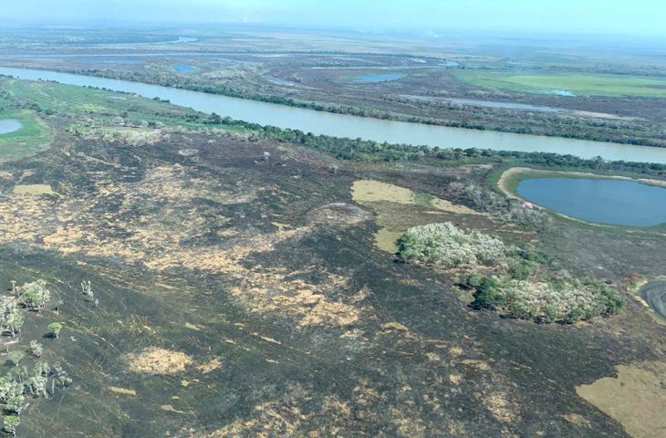 Bombeiros controlam fogo que destruiu 2 mil hectares no Pantanal de MS