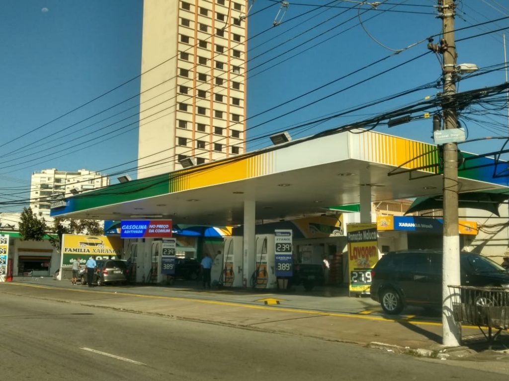 Identidade visual de postos da Petrobras é clonada por estabelecimento de bandeira branca