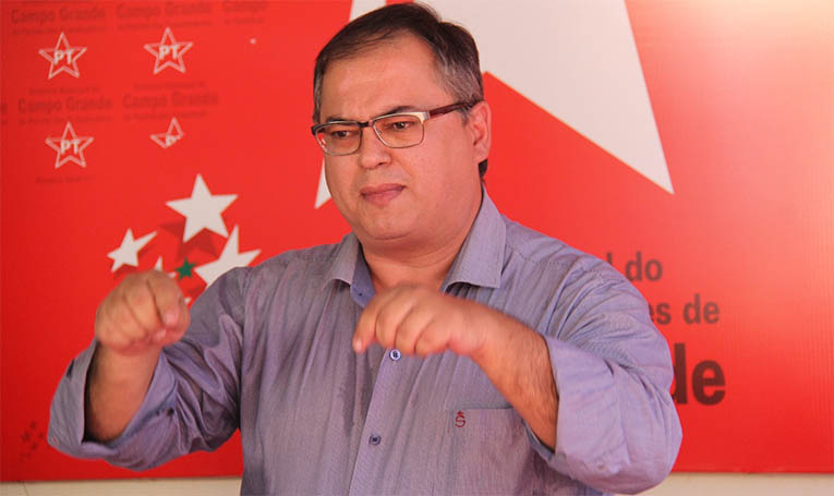 Comunistas desistem de candidatura e anunciam apoio a Marquinhos Trad