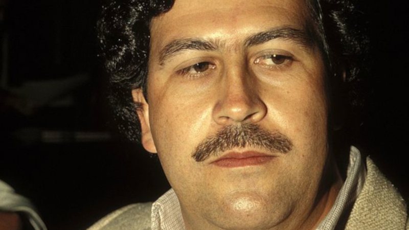 Sobrinho de Pablo Escobar encontra R$ 100 milhões em esconderijo