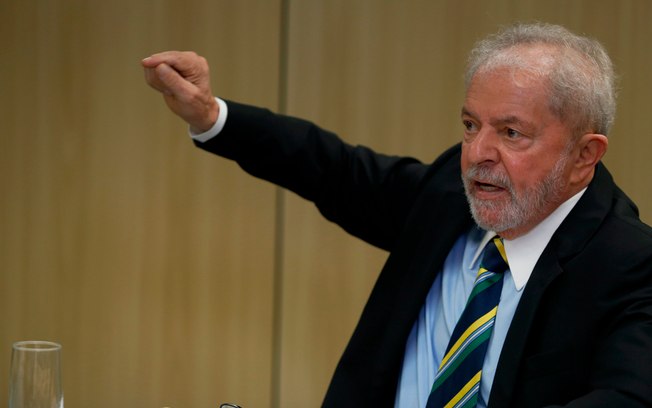 Lula quer impeachment de Bolsonaro por vetar compra da CoronaVac