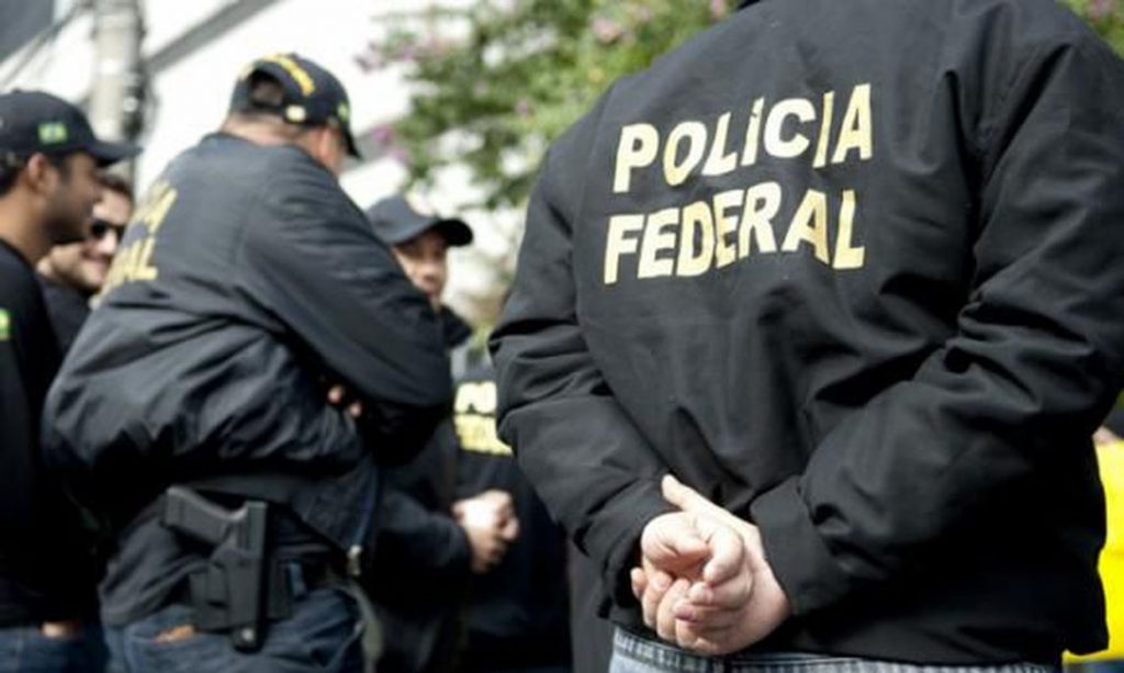 Polícia Federal cumpre mandados por fraudes na Petrobras