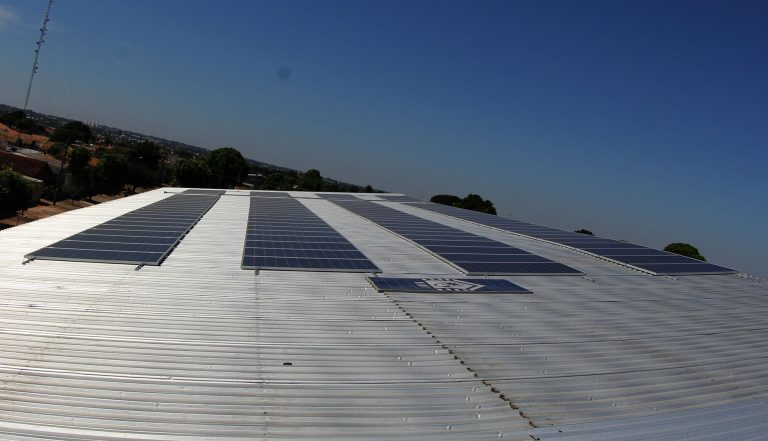 Pesquisa financiada pelo Governo investiga como melhorar eficiência na geração de energia solar