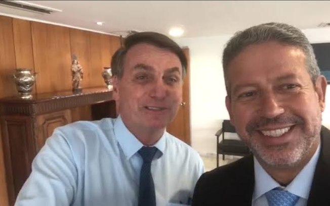 Bolsonaro faz campanha para Lira e usa agenda pare receber deputados do centrão