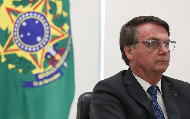 Bolsonaro diz que aumento de 90% em venda de armas em 2020 foi "pouco ainda"