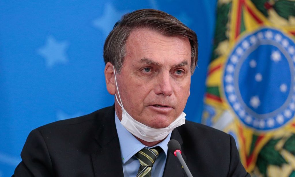 Queda da popularidade de Bolsonaro preocupa ministros e assessores