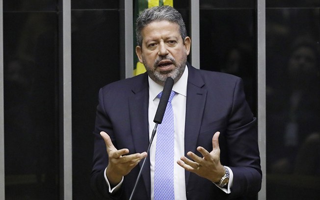 Após demissões na Câmara, Arthur Lira critica Rodrigo Maia por "fisiologismo"