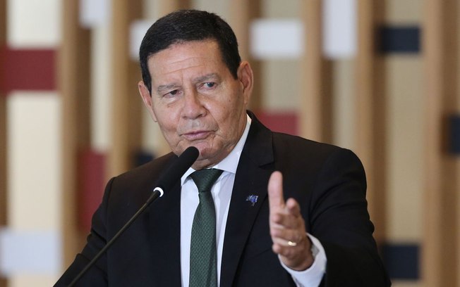 Mourão diz que não há motivação para impeachment de Bolsonaro