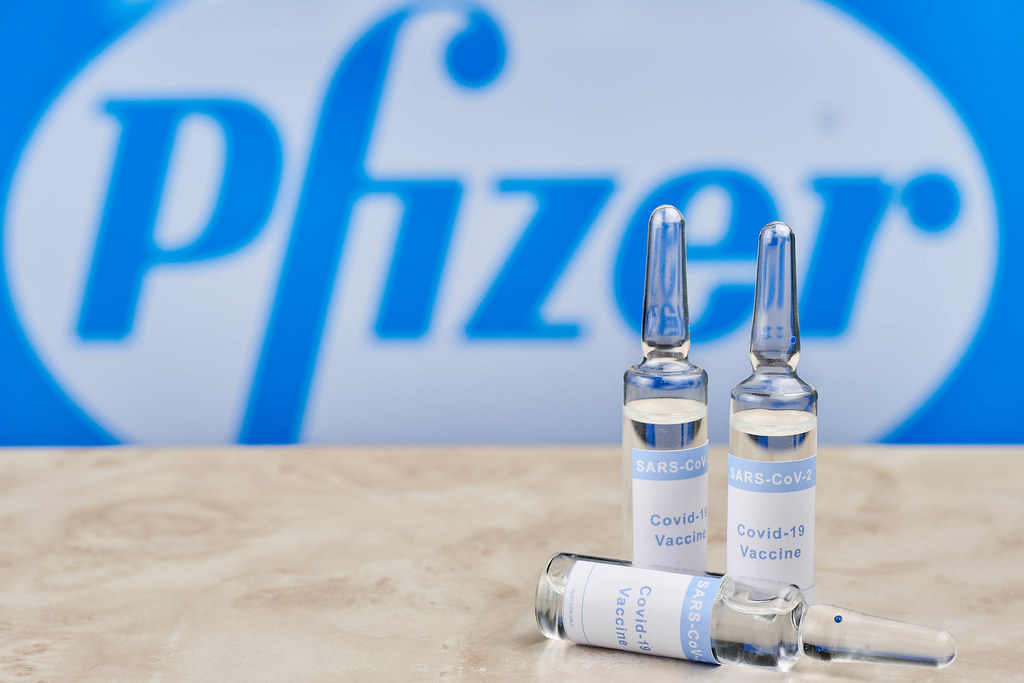 Pfizer: vacina específica contra Ômicron é cenário mais provável