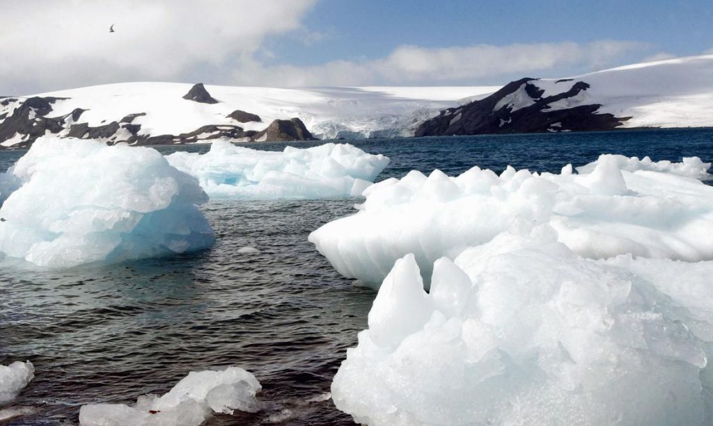 Antártica: degelo provoca separação de iceberg com área maior do que a de Lisboa