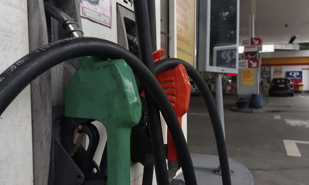 Cade investiga tabelamento de preço de combustíveis em vários Estados