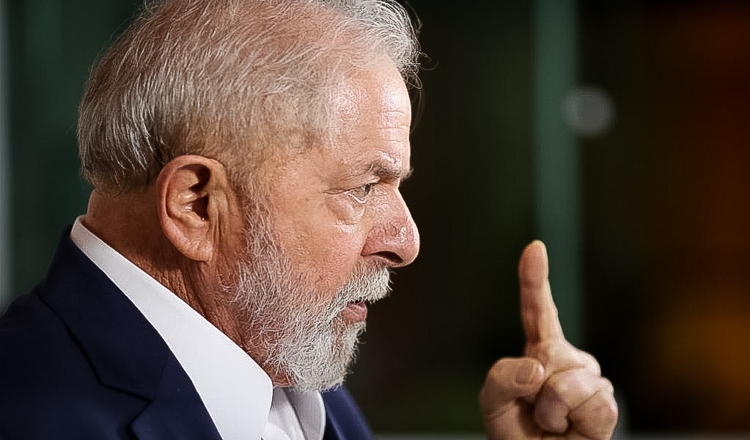 Em jantar com advogados, Lula agradece doações e diz não ter rancor por prisão