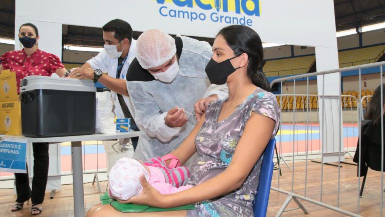 Covid-19: prefeitura abre cadastro de vacina para quem tem entre 30 e 39 anos