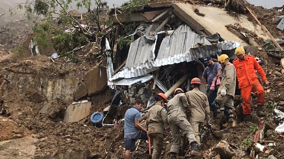 Petrópolis: mortos já são 105 e 140 pessoas estão desaparecidas