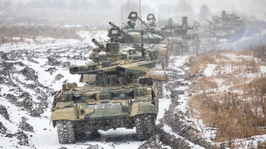 Inteligência britânica afirma que russos já perderam um terço das forças terrestres